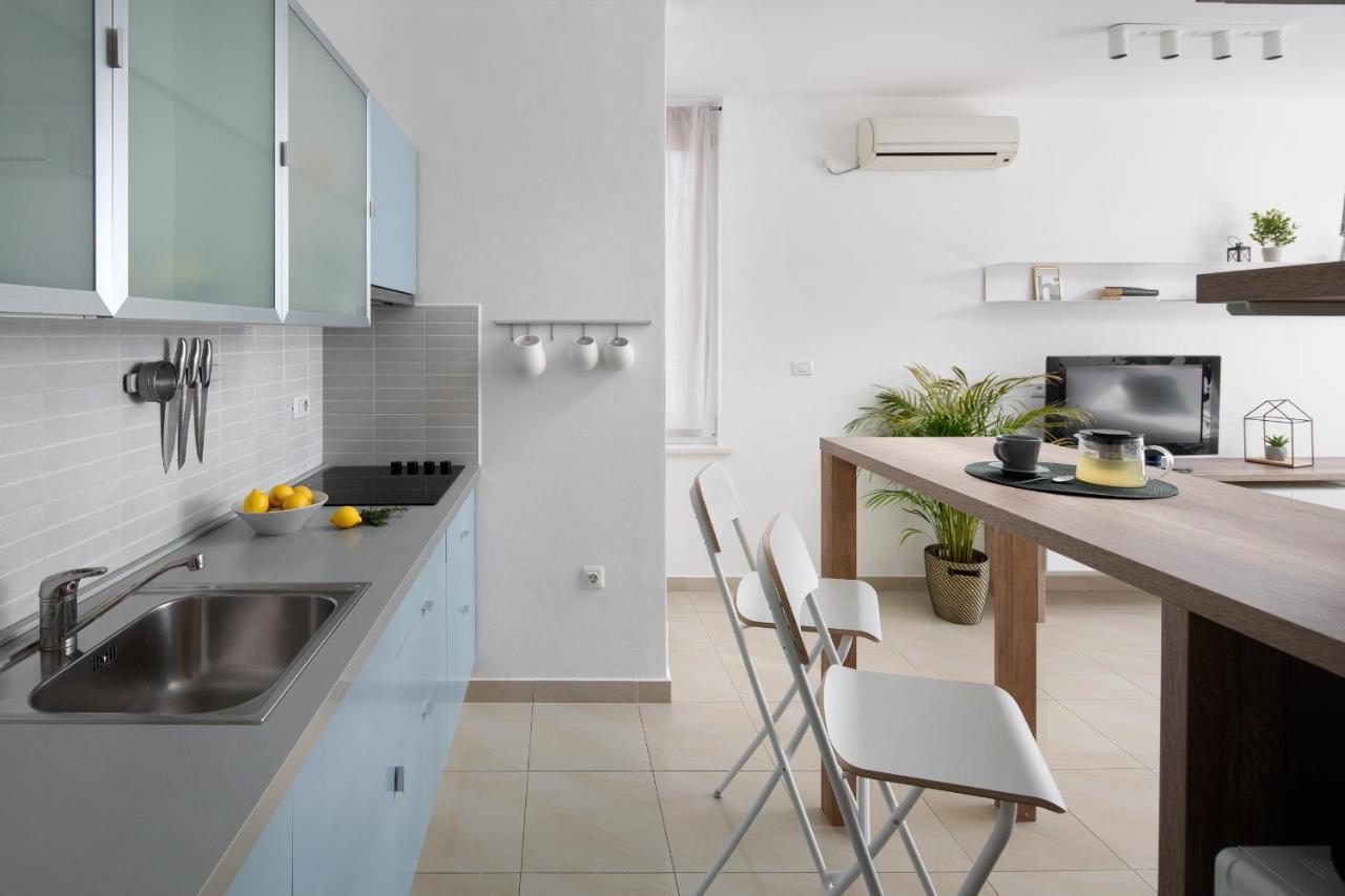 Small Apartment With A Big View ราบัซ ภายนอก รูปภาพ