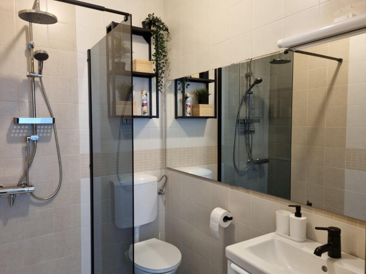 Small Apartment With A Big View ราบัซ ภายนอก รูปภาพ